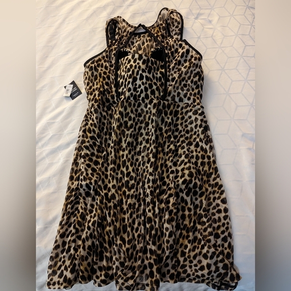 Torrid under wire long mesh overlay swim dress with brief -cheetah print 1x - Picture 3 of 9